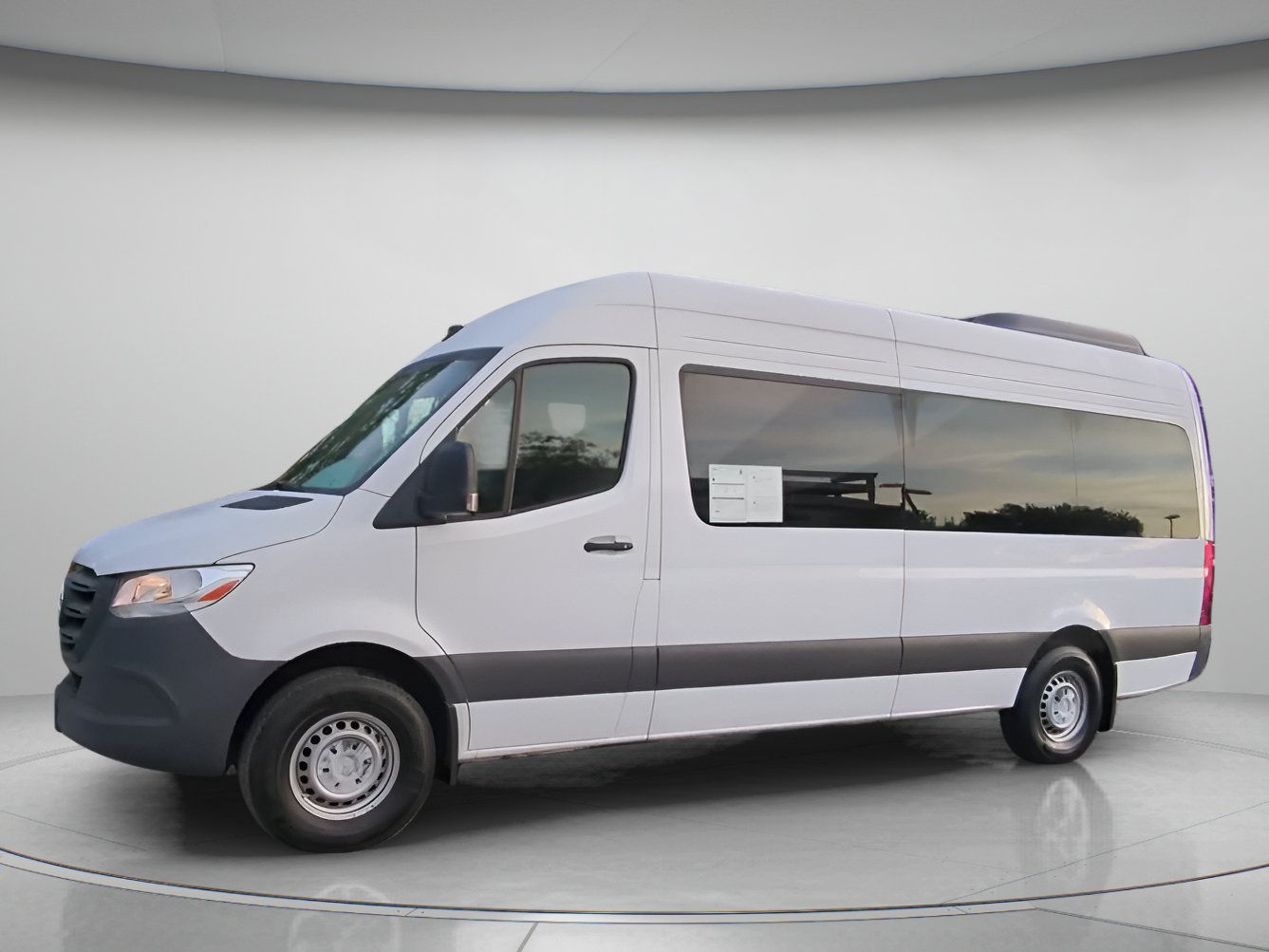 Used 2025 Mercedes-Benz Sprinter 2500 image 11