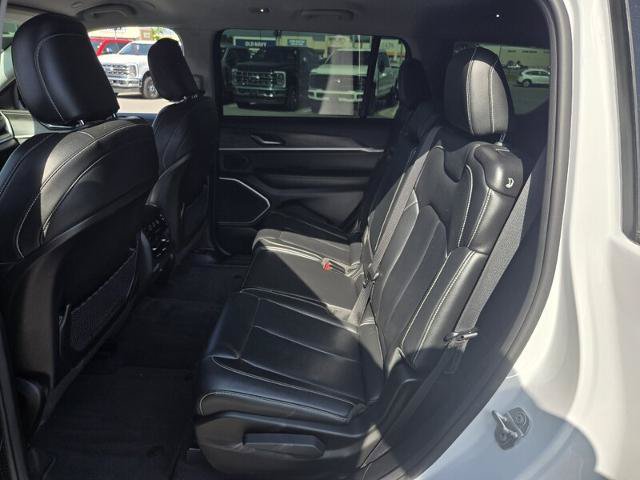 Used 2022 Jeep Grand Cherokee L Limited AWD/4WD image 12