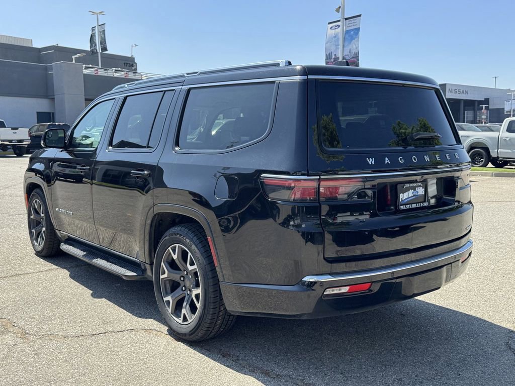 Used 2024 Jeep Wagoneer Series III AWD/4WD image 4