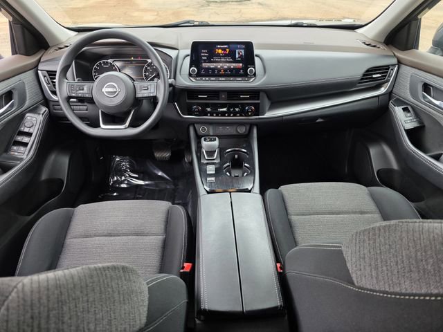 Used 2023 Nissan Rogue SV image 8