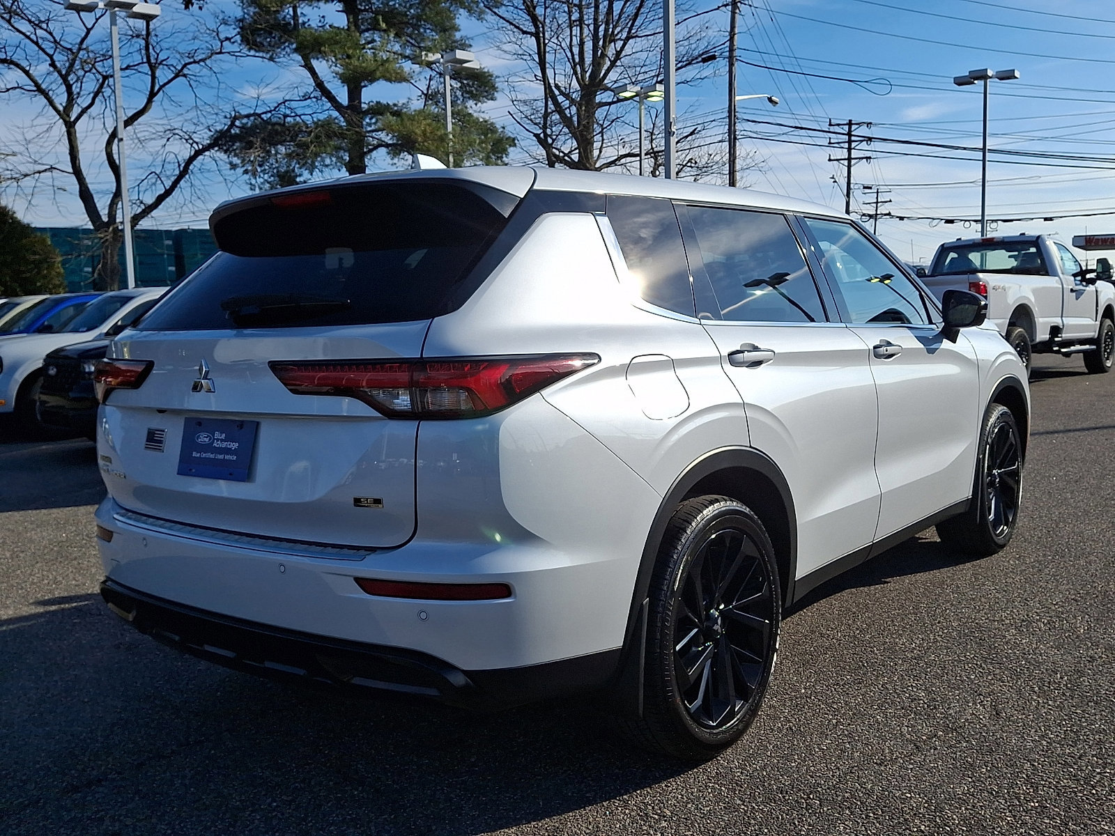 Used 2023 Mitsubishi Outlander SE Black Edition image 7