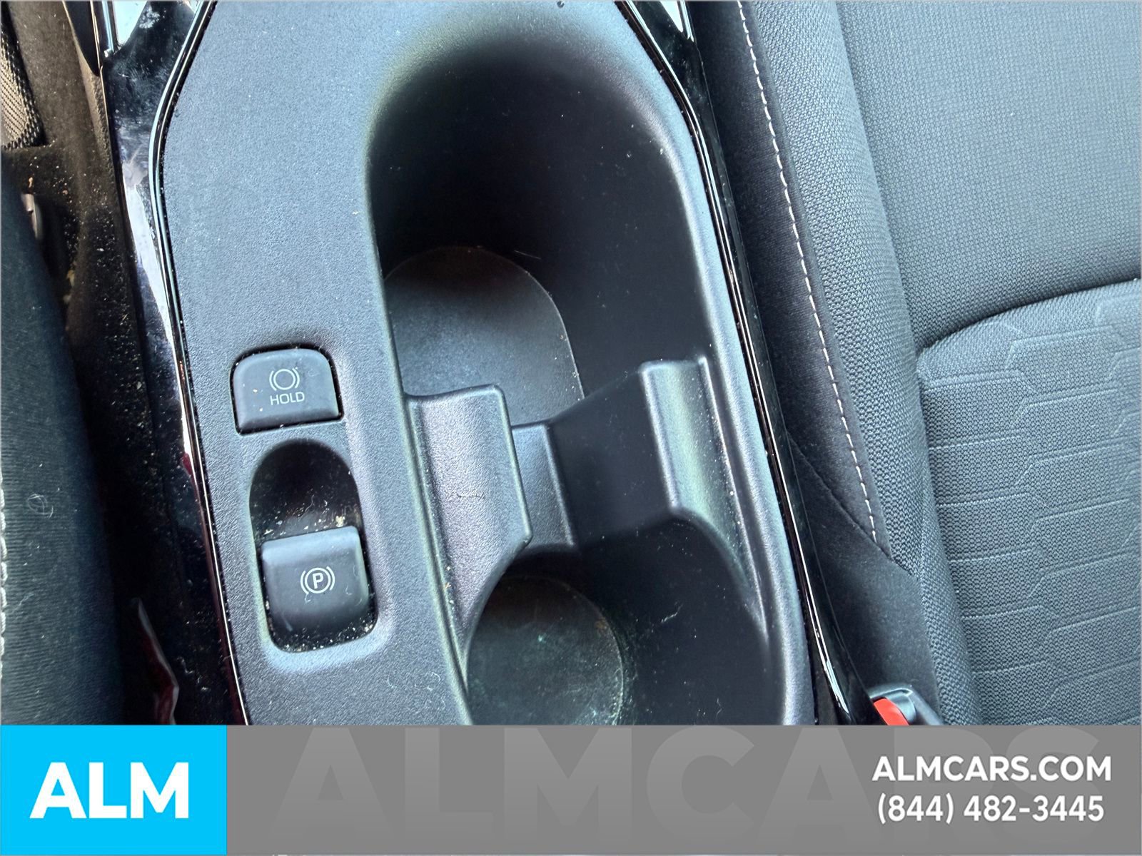 Used 2025 Toyota Corolla SE w/ SE Package image 21