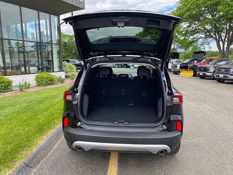 Certified 2025 Ford Escape Platinum AWD/4WD image 9