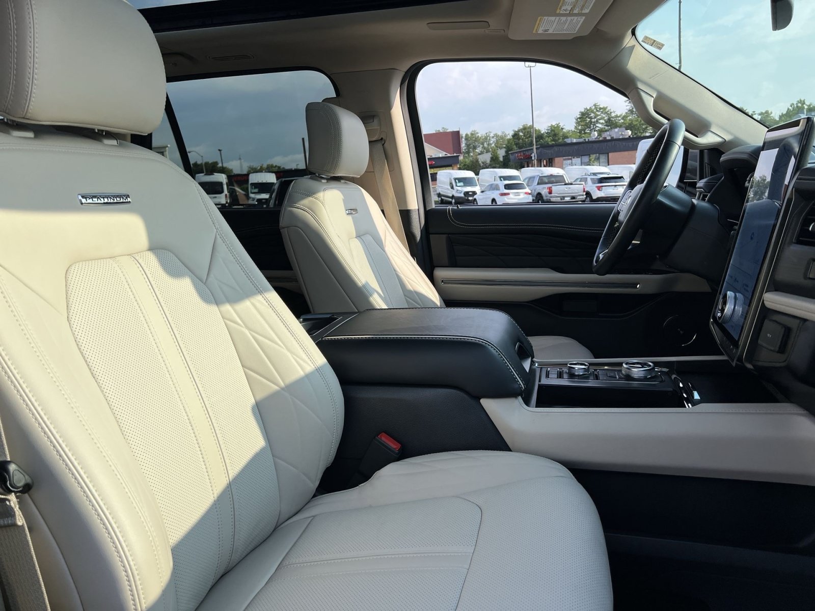 Certified 2024 Ford Expedition Platinum AWD/4WD image 36