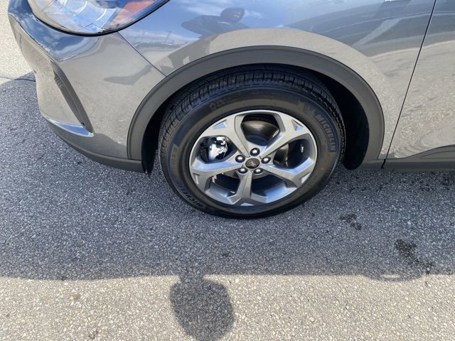 Certified 2025 Ford Escape ST-Line w/ Cold Weather Package FWD image 10