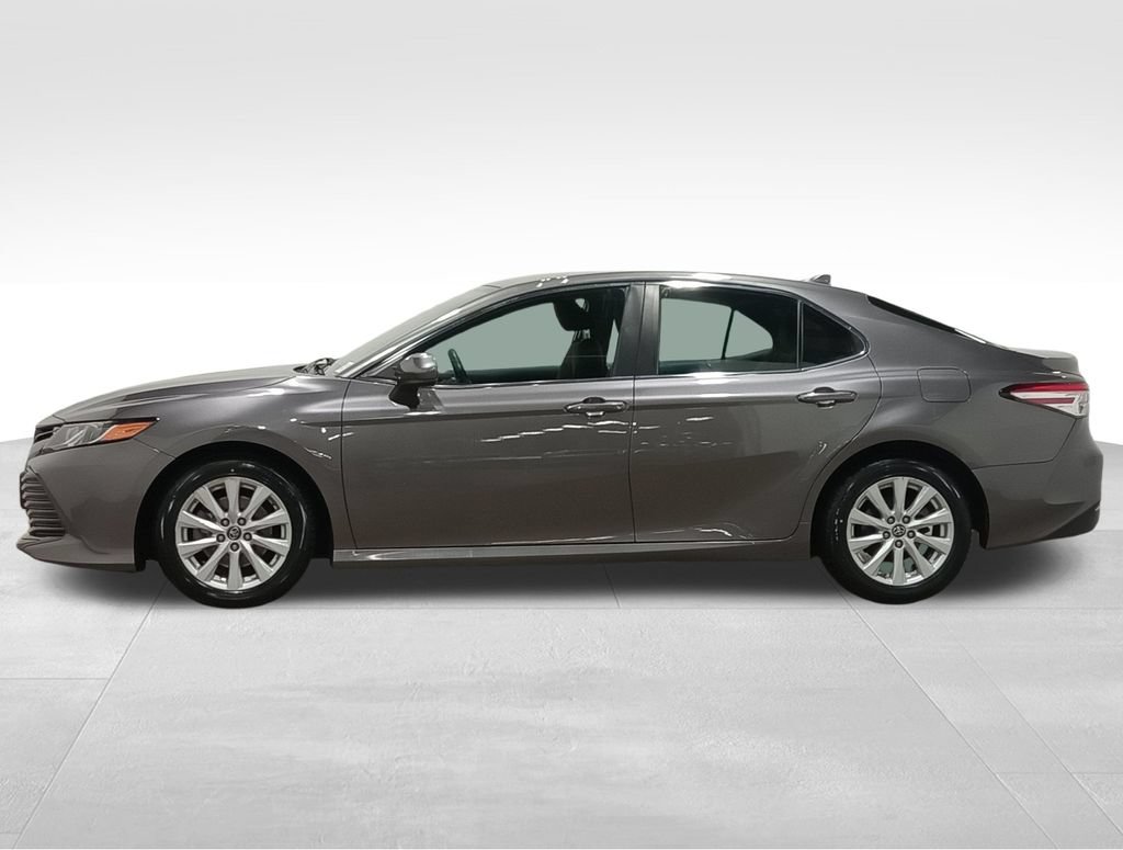 Used 2019 Toyota Camry LE FWD image 8