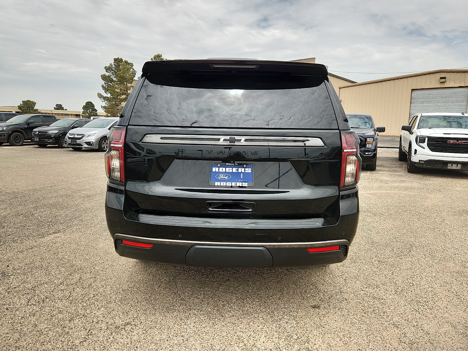 Used 2022 Chevrolet Tahoe Z71 w/ Luxury Package AWD/4WD image 6
