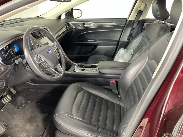 Certified 2017 Ford Fusion SE w/ Equipment Group 602A FWD image 2
