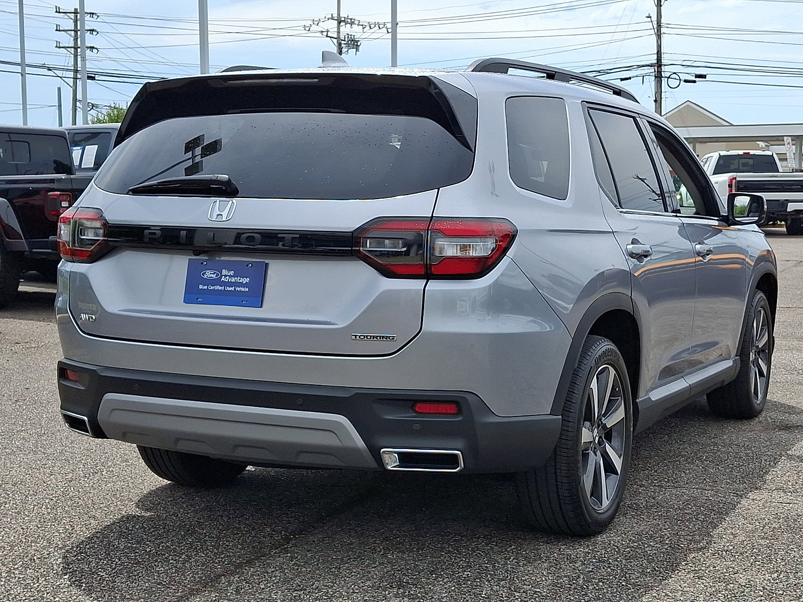 Used 2025 Honda Pilot Touring image 10