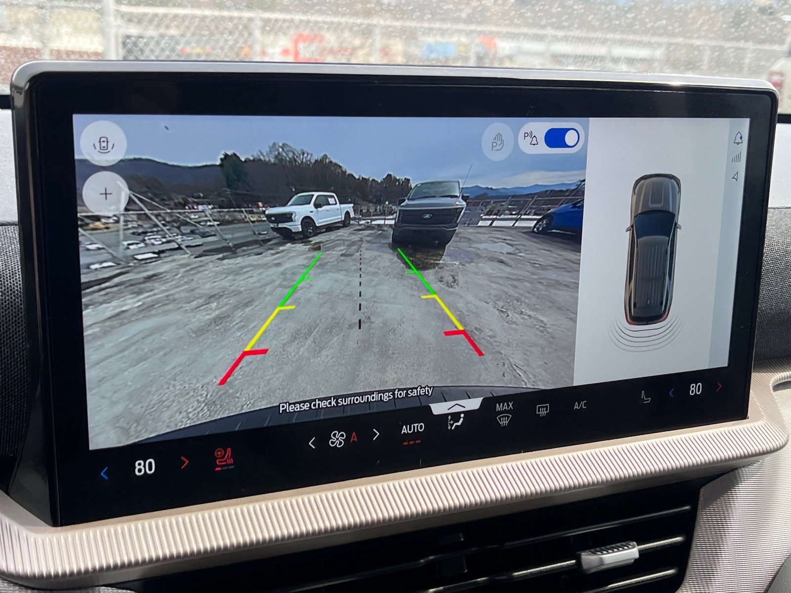 Certified 2025 Ford Explorer Active w/ Active Comfort Package image 12