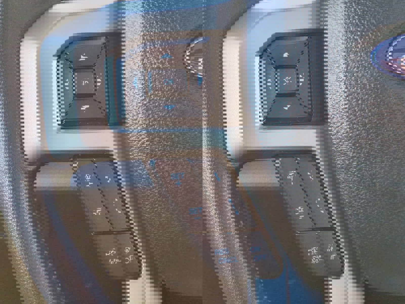 Certified 2022 Ford F350 Lariat w/ Tremor Off-Road Package image 25