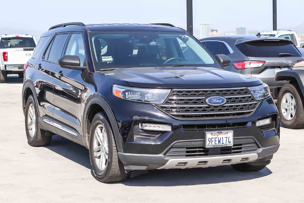 Certified 2022 Ford Explorer XLT w/ Equipment Group 202A RWD image 2