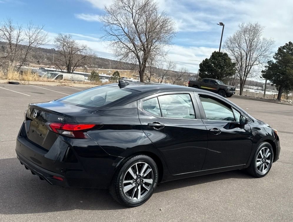 Used 2021 Nissan Versa SV image 5