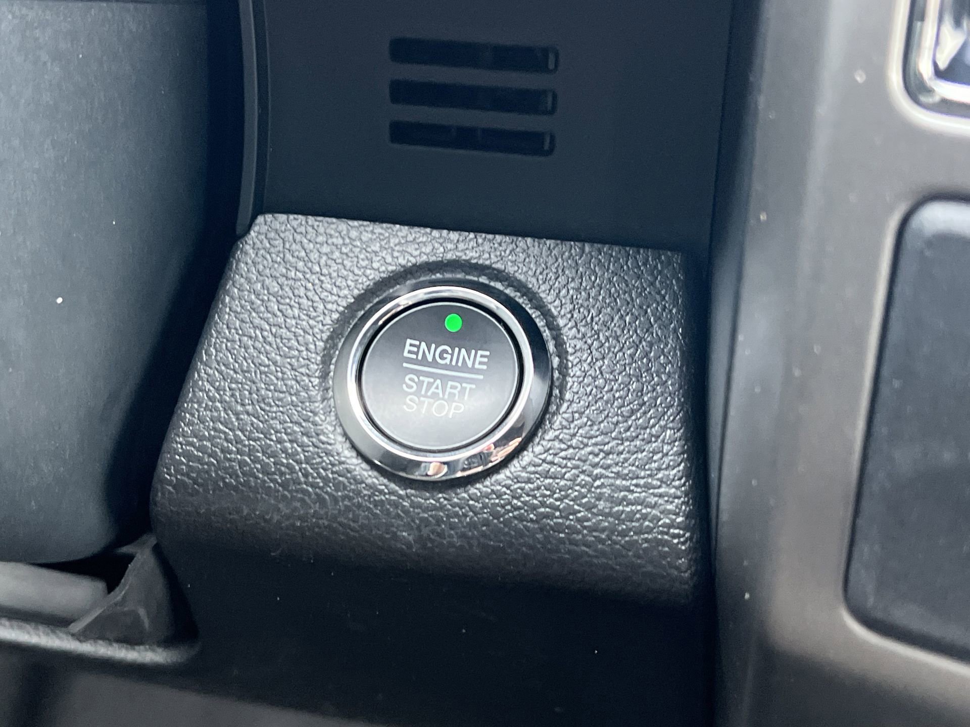 Certified 2021 Ford Expedition XLT image 12