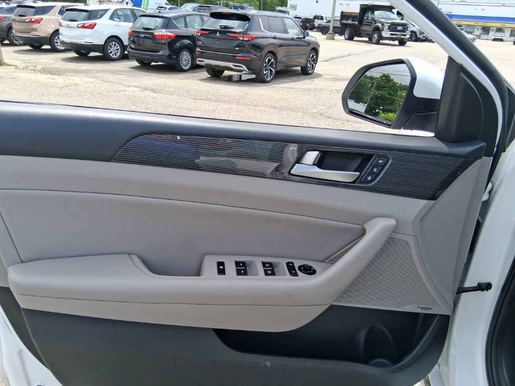 Used 2019 Hyundai Sonata Limited FWD image 11