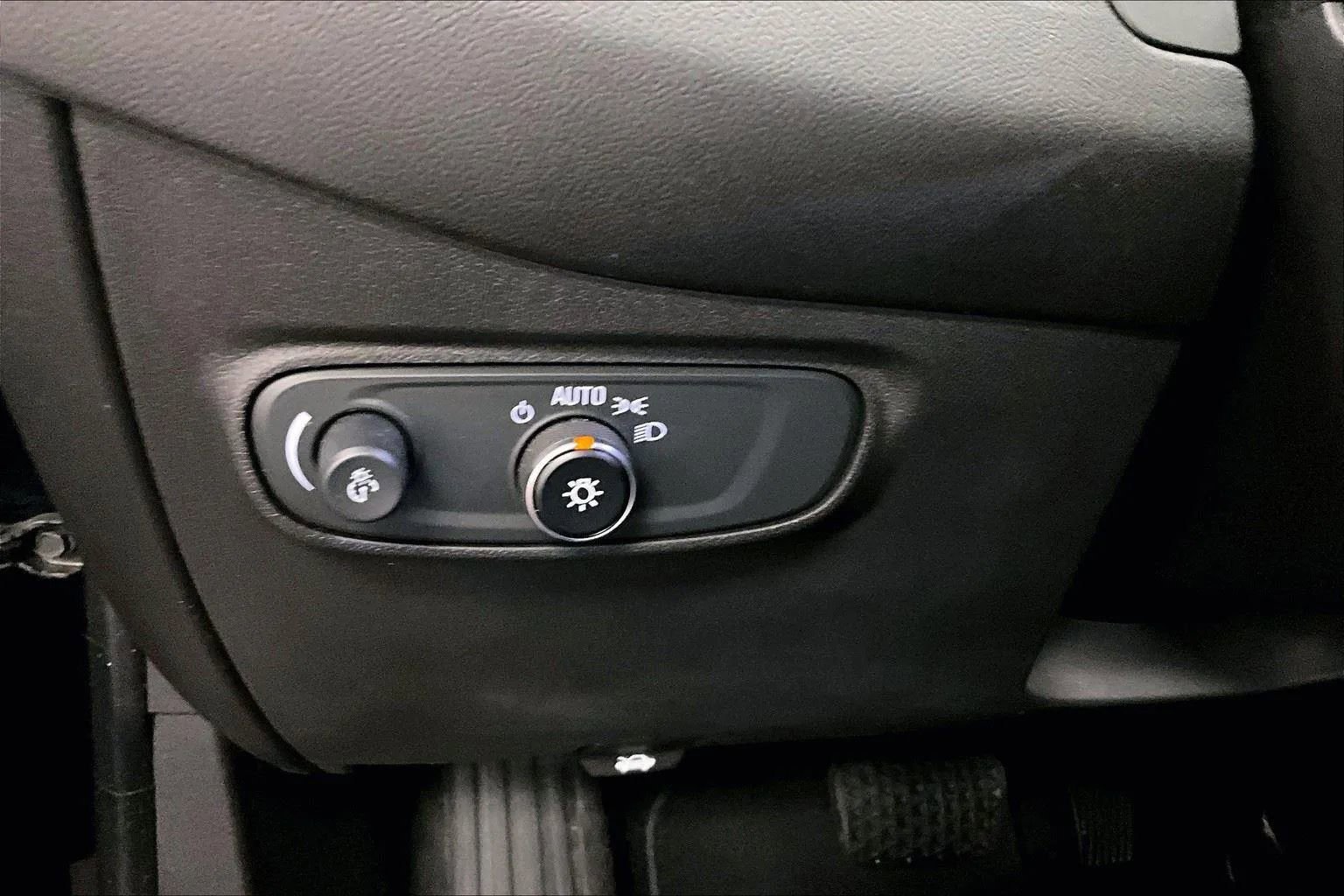 Used 2020 Chevrolet Equinox LT image 30