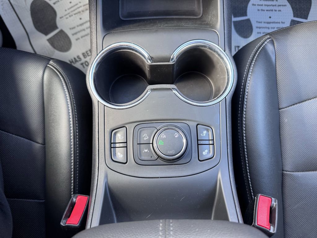 Used 2023 GMC Terrain SLT image 23