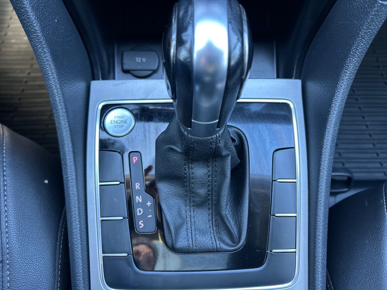 Used 2020 Volkswagen Passat 2.0T R-Line image 27