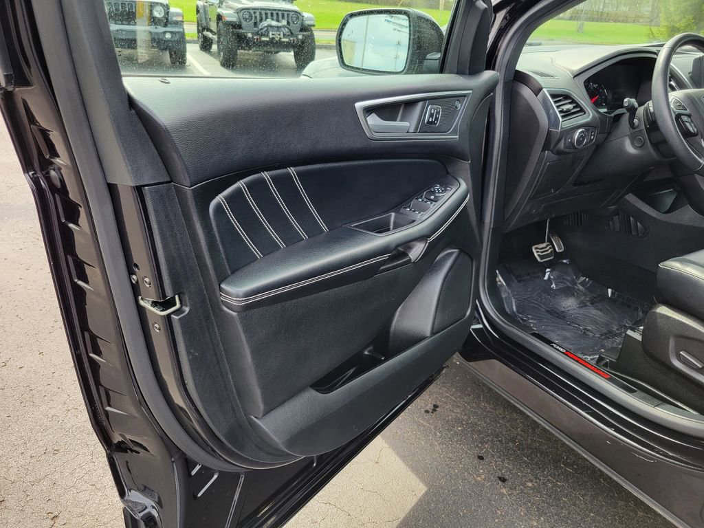 Certified 2022 Ford Edge ST w/ Equipment Group 401A AWD/4WD image 6