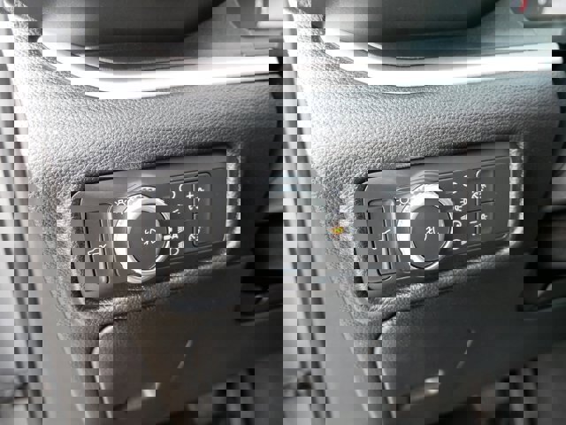 Certified 2022 Ford Explorer XLT w/ Equipment Group 202A image 15