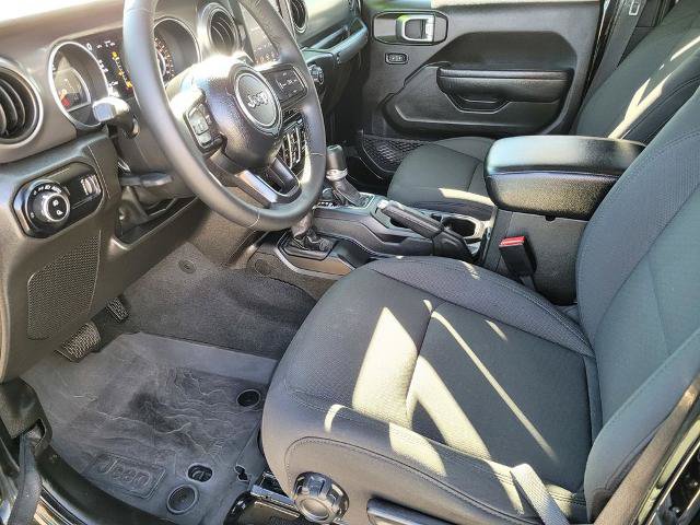 Used 2023 Jeep Gladiator Sport AWD/4WD image 15