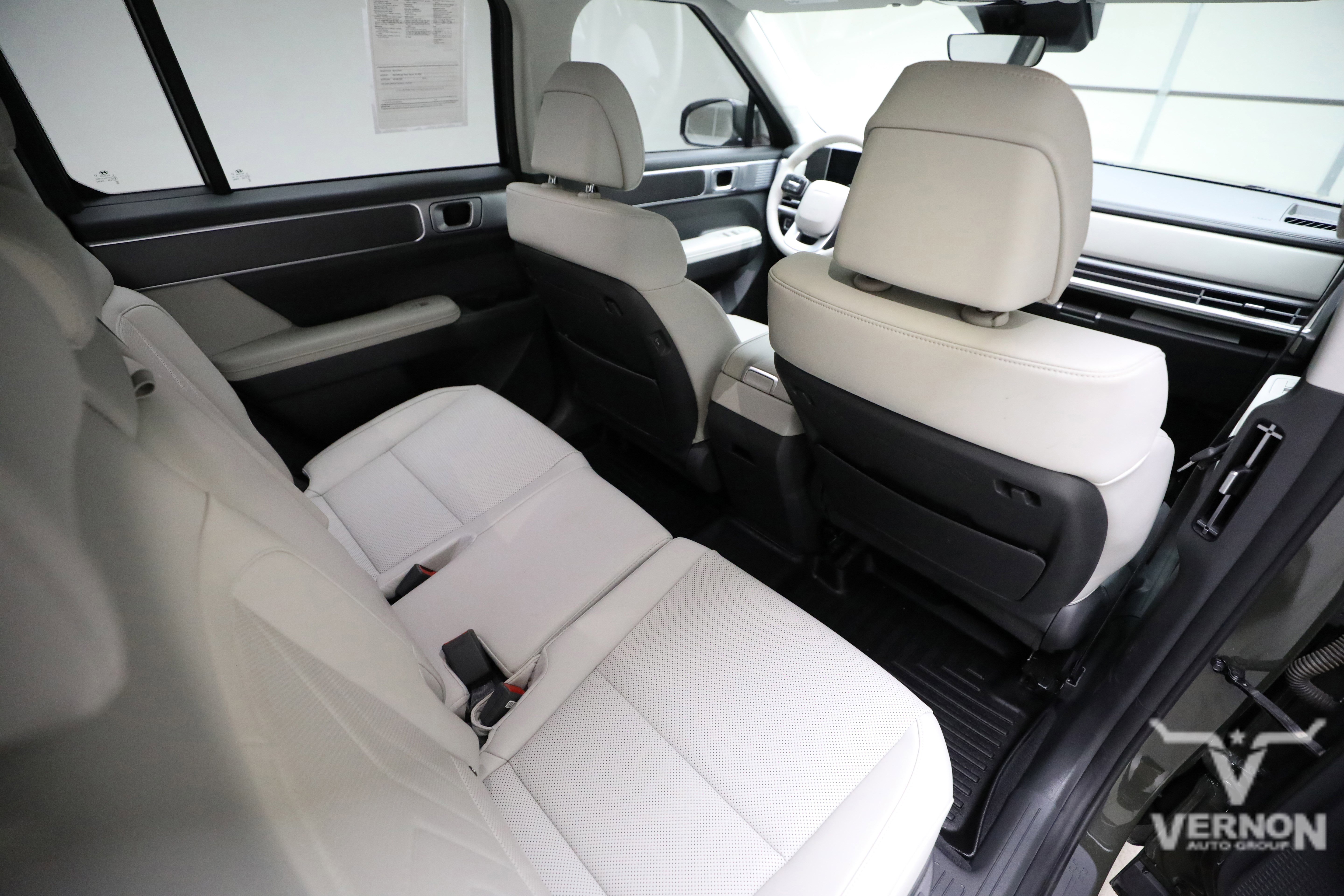 Used 2025 Hyundai Santa Fe SEL FWD image 12