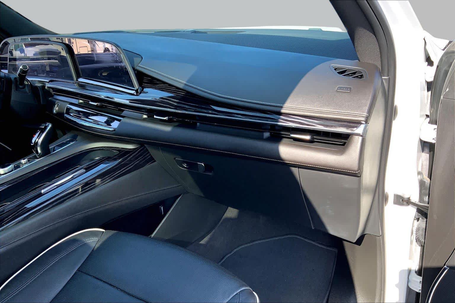 Used 2023 Cadillac Escalade Sport AWD/4WD image 17