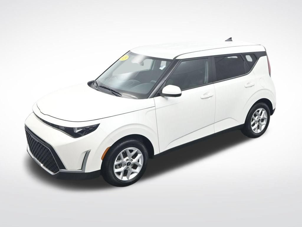 Used 2025 Kia Soul LX w/ LX Technology Package FWD image 22