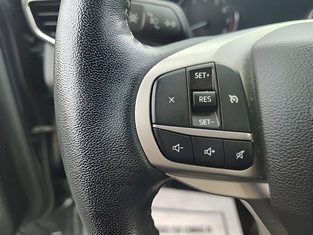 Certified 2022 Ford Explorer XLT w/ Equipment Group 202A image 15