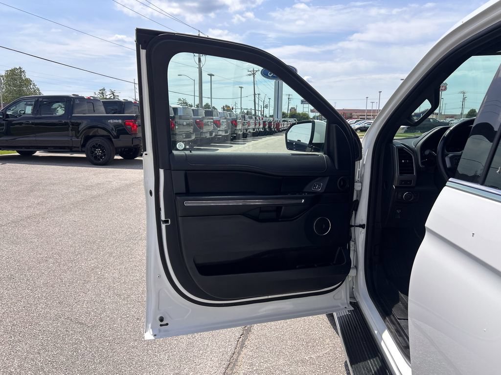 Certified 2021 Ford Expedition XLT AWD/4WD image 12