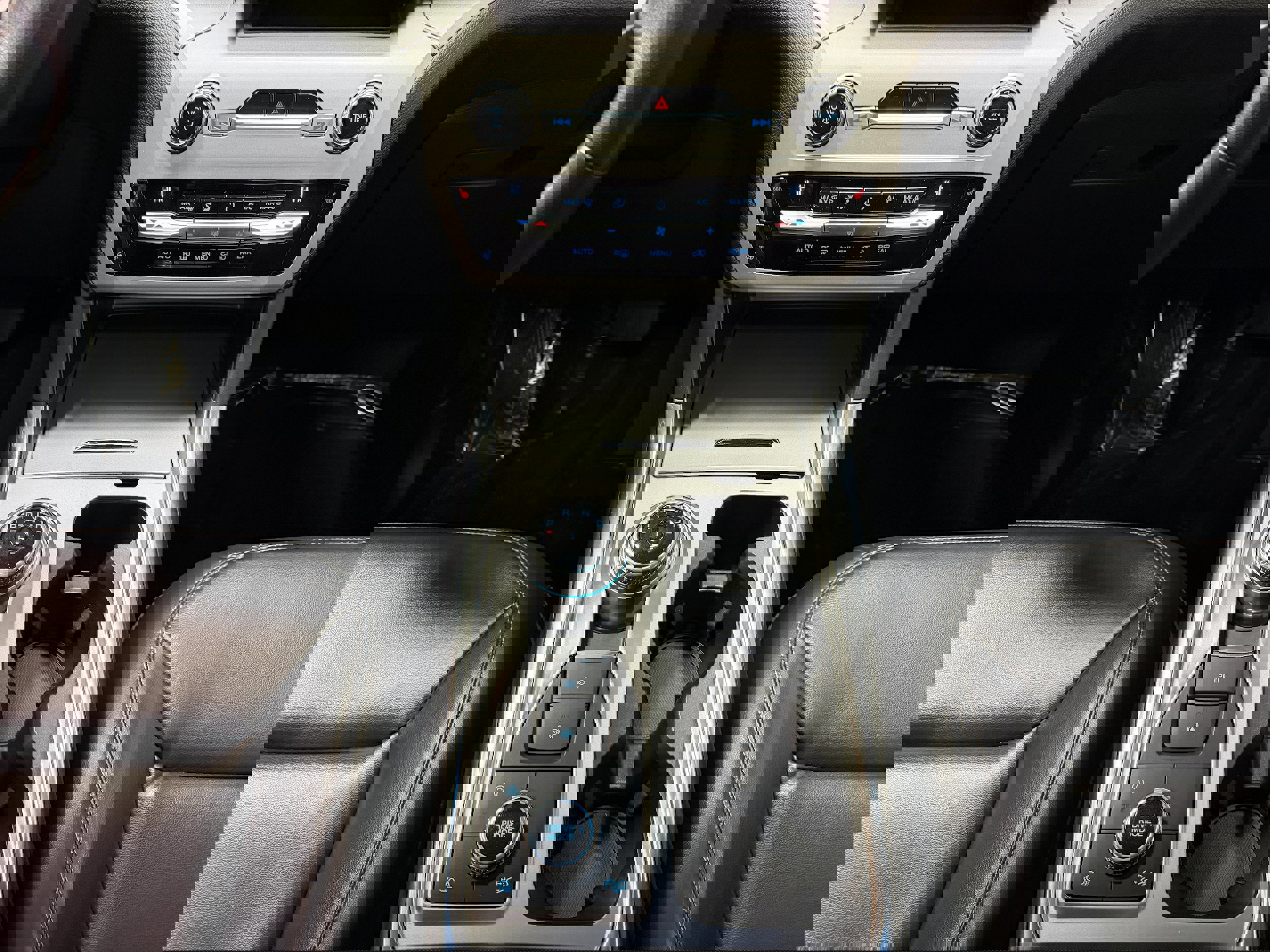 Certified 2021 Ford Explorer XLT w/ Equipment Group 202A image 26