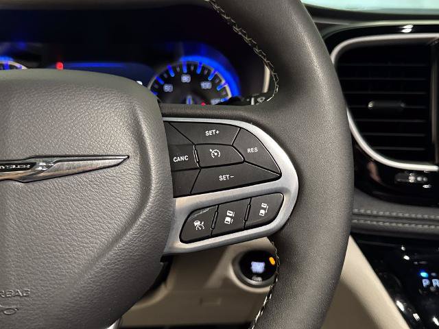 Used 2023 Chrysler Pacifica Touring-L w/ Road Tripper Package AWD/4WD image 15