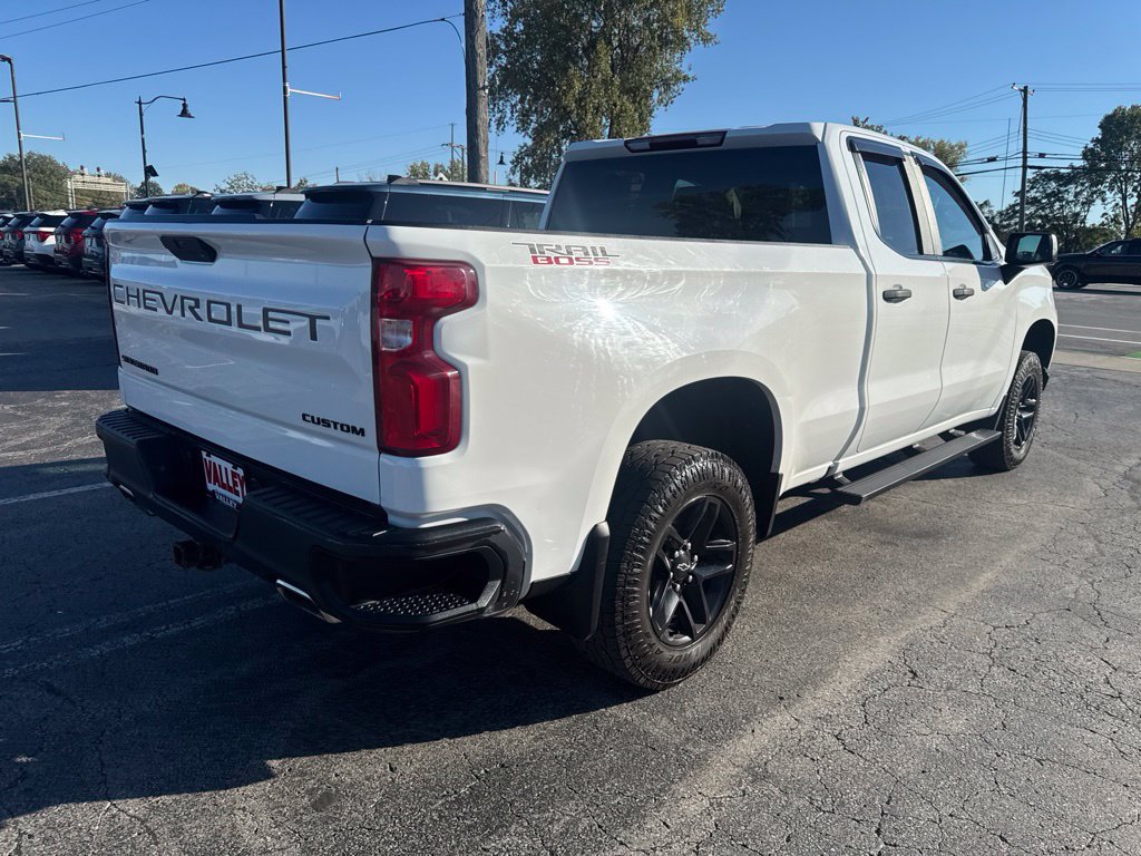 Used 2020 Chevrolet Silverado 1500 Custom Trail Boss AWD/4WD image 3