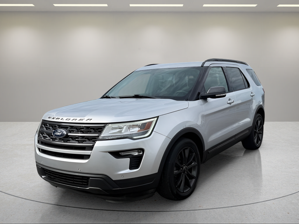 Certified 2019 Ford Explorer XLT w/ Equipment Group 202A AWD/4WD image 3