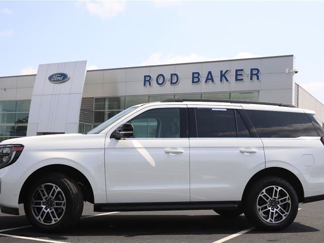 Certified 2025 Ford Expedition Active AWD/4WD image 3