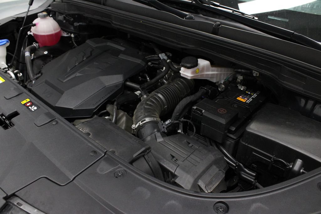 Used 2025 Kia Carnival FWD image 13