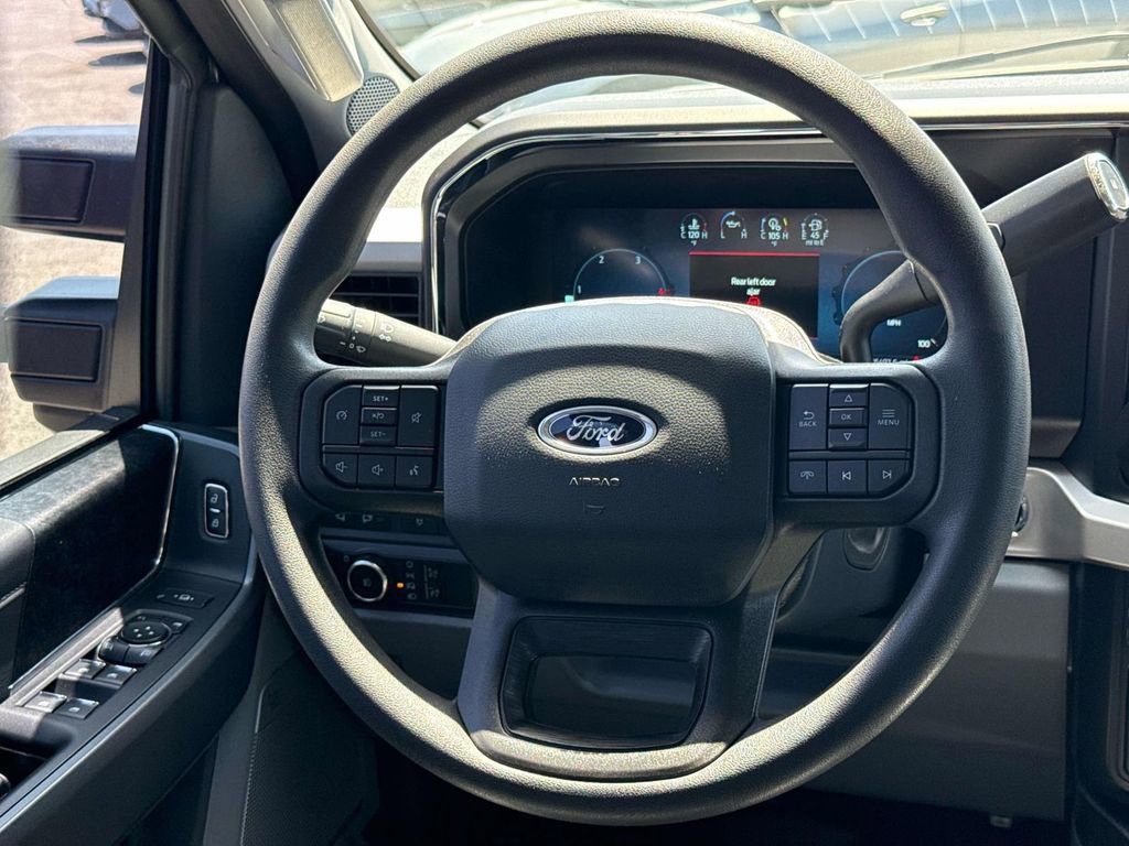 Certified 2023 Ford F250 XLT w/ Black Appearance Package AWD/4WD image 15