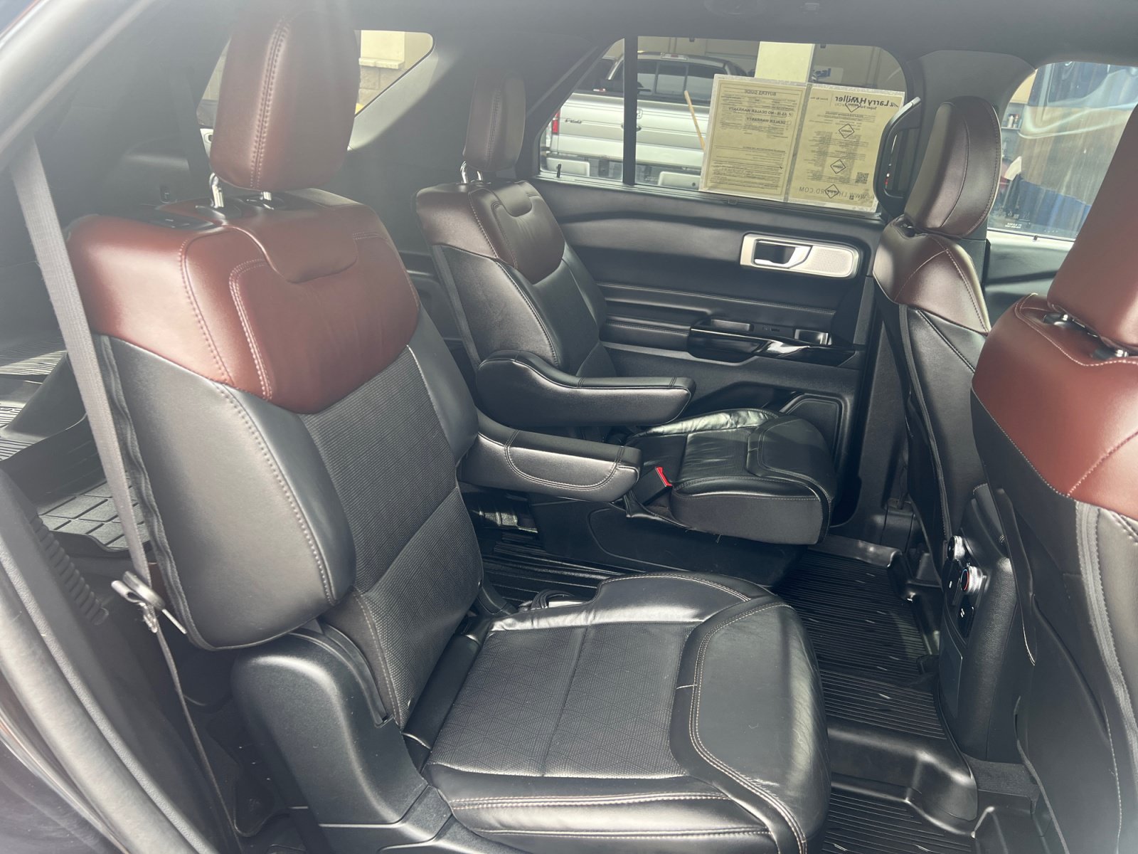 Certified 2023 Ford Explorer Platinum w/ Technology Package AWD/4WD image 29