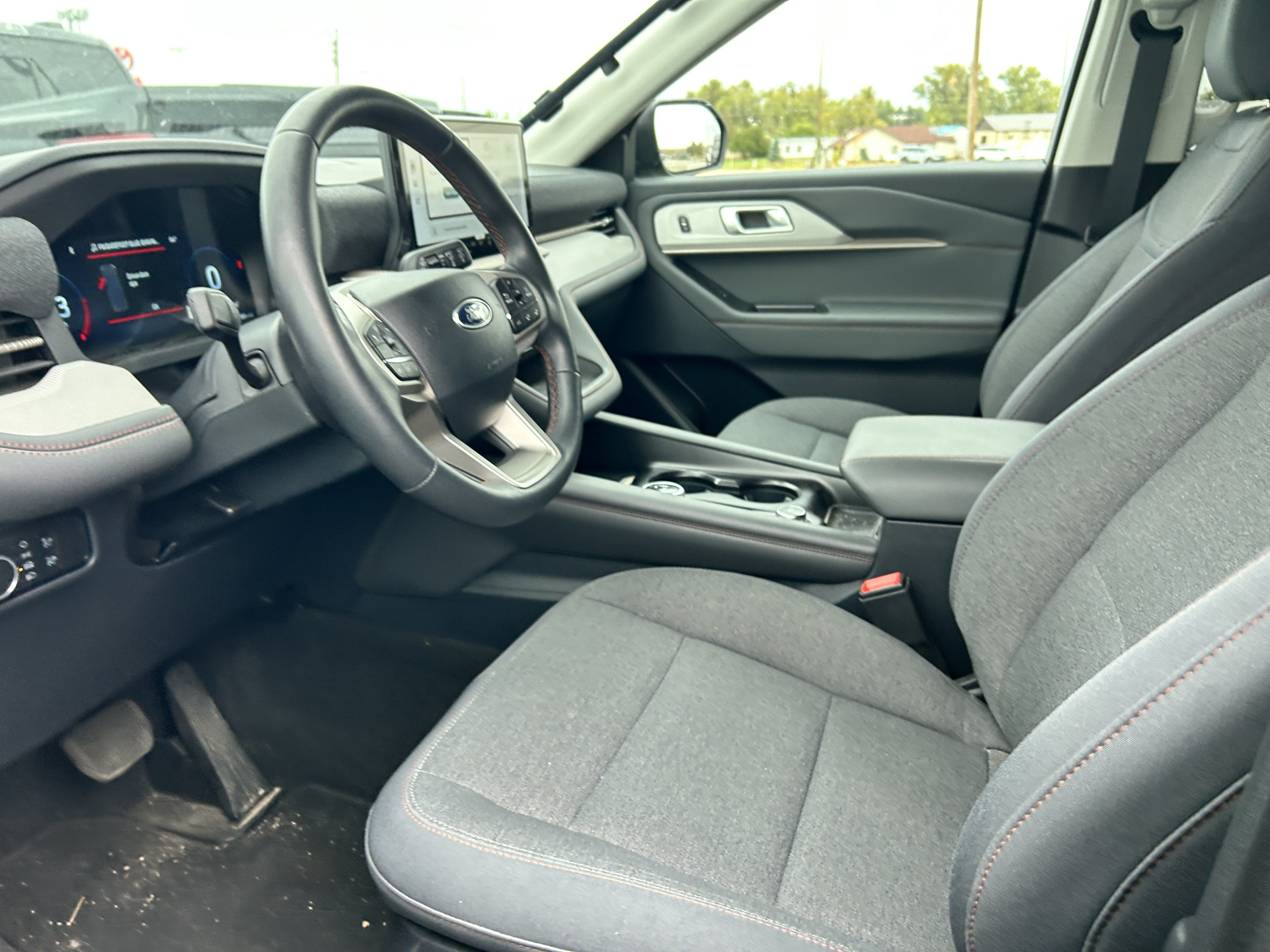 Certified 2025 Ford Explorer Active AWD/4WD image 10