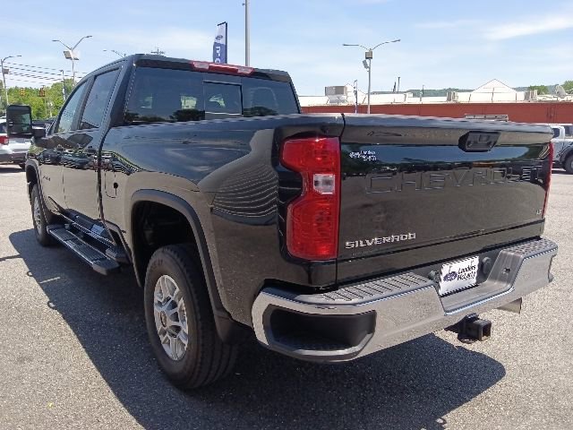 Used 2024 Chevrolet Silverado 2500 LT w/ Convenience Package AWD/4WD image 5