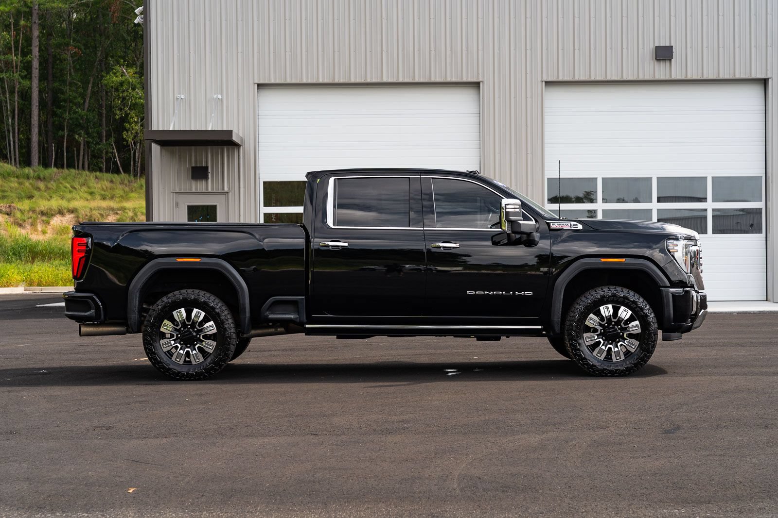 Used 2024 GMC Sierra 2500 Denali w/ Denali Reserve Package AWD/4WD image 8