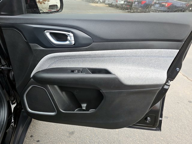 Used 2024 Jeep Compass Latitude image 18