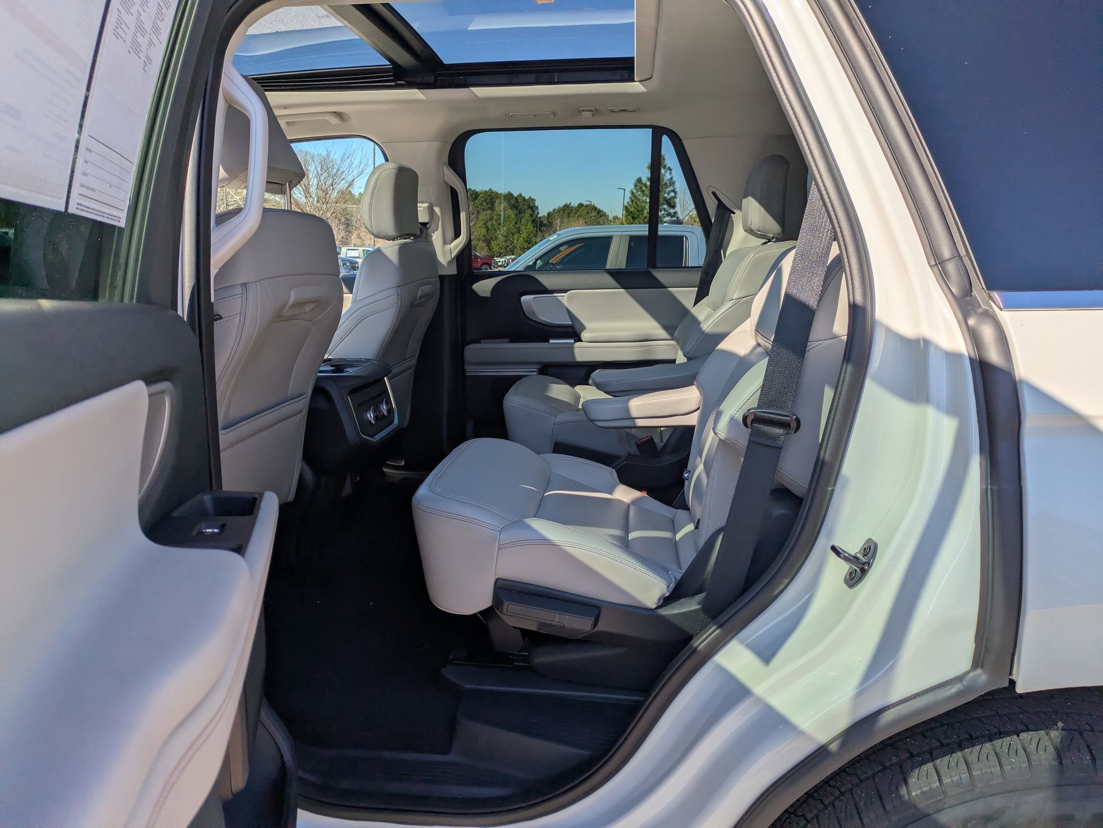 Certified 2025 Ford Expedition Active image 26