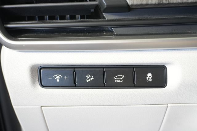 Used 2023 Kia Telluride EX w/ EX Captain's Chair Package AWD/4WD image 17