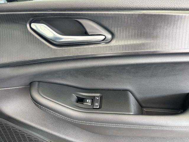 Used 2025 Jeep Grand Cherokee Altitude AWD/4WD image 19