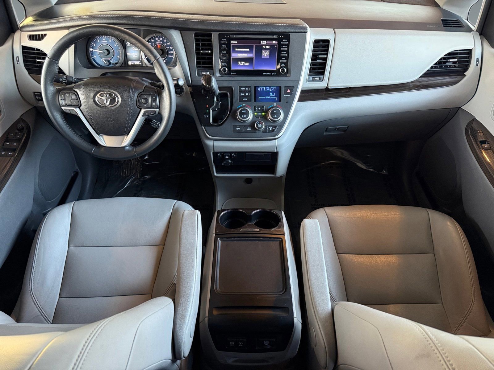 Used 2020 Toyota Sienna XLE image 14