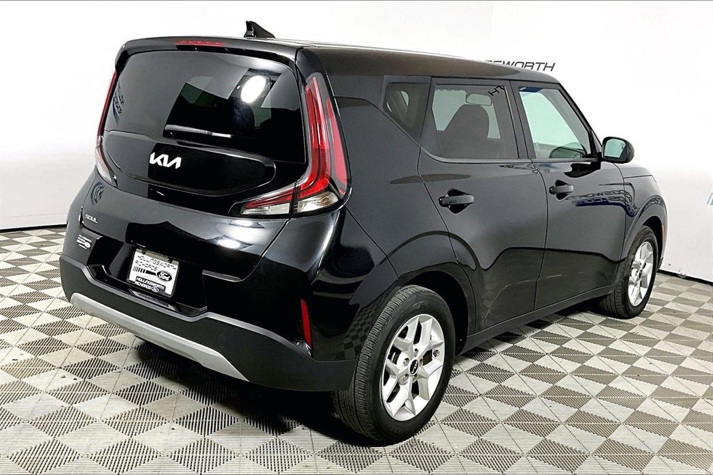 Used 2024 Kia Soul LX w/ Option Group 015 image 9