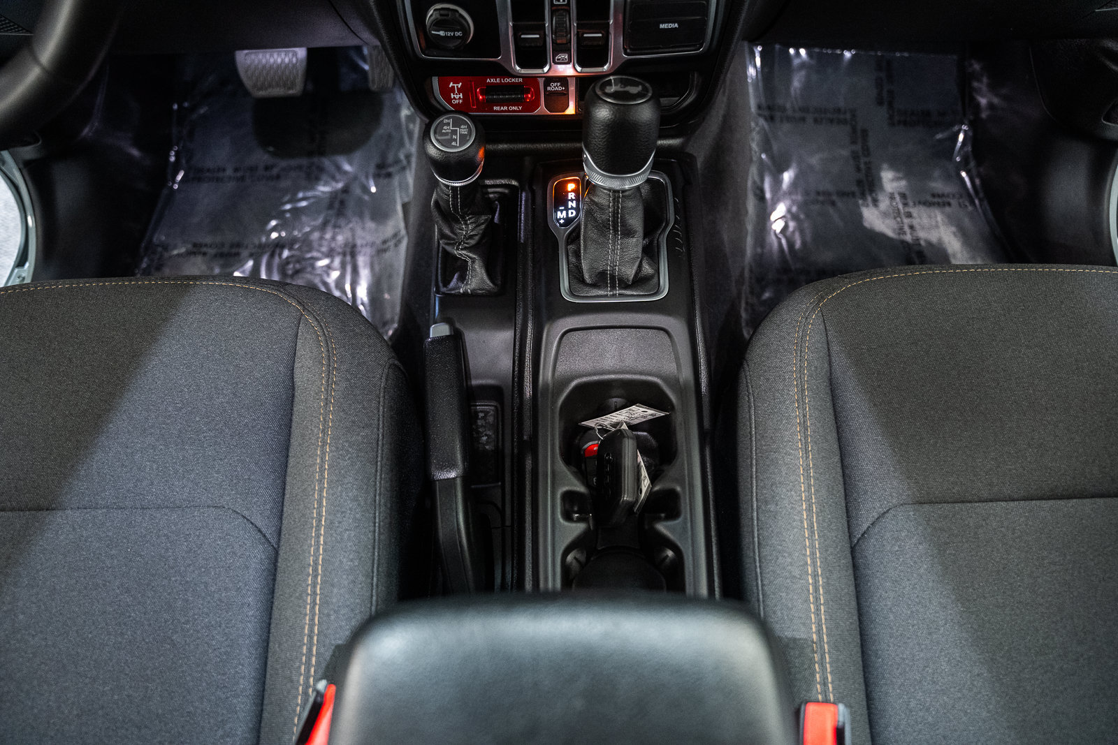 Used 2024 Jeep Wrangler Unlimited AWD/4WD image 34