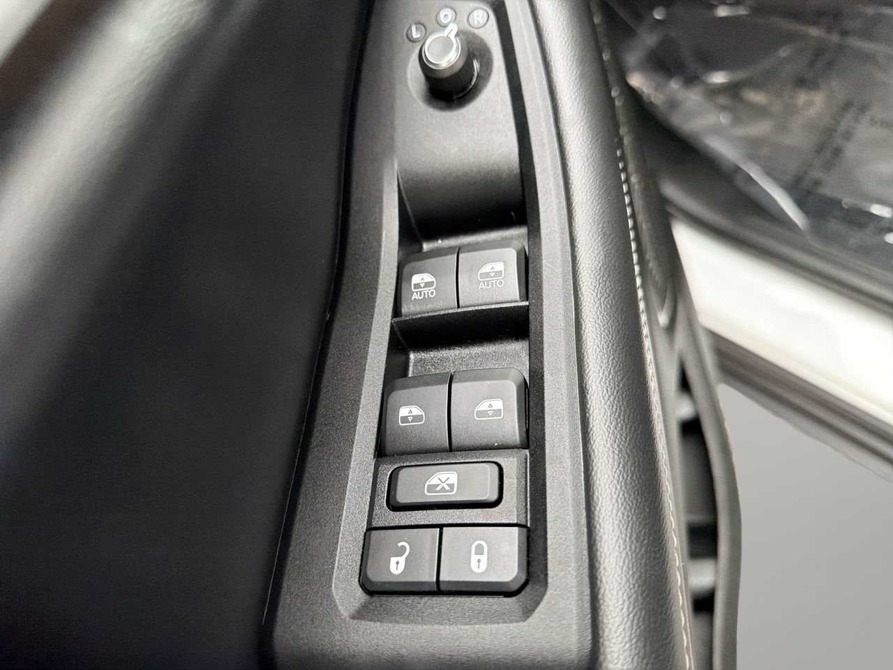 Used 2022 Jeep Grand Cherokee L Limited w/ Luxury Tech Group II AWD/4WD image 19