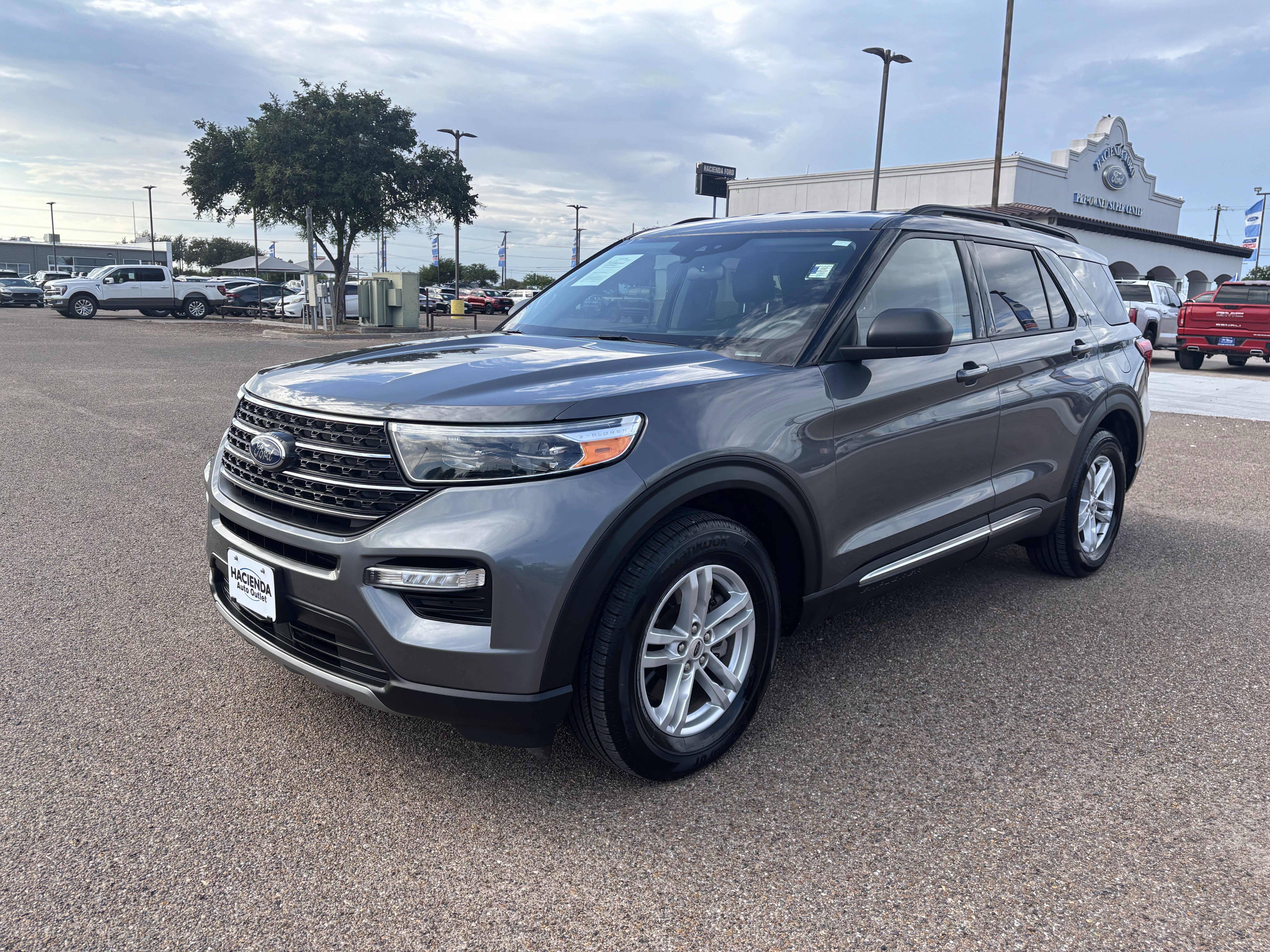 Certified 2023 Ford Explorer XLT w/ Equipment Group 202A